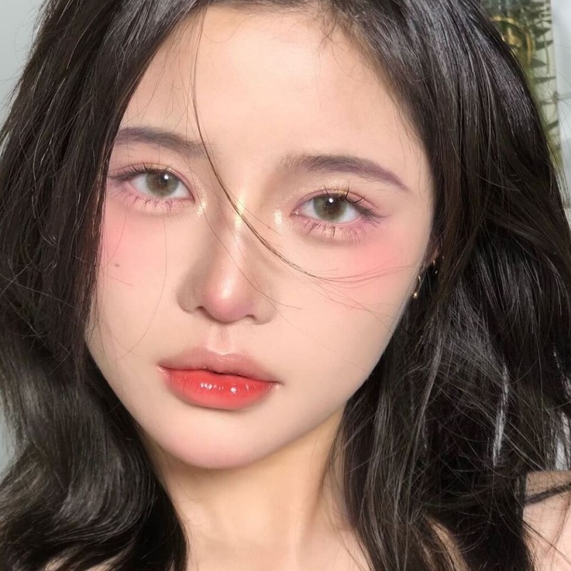 Tone makeup hồng giúp trẻ trung